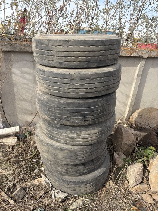 Резина на трал кубовик 235/75/17.5 б/у