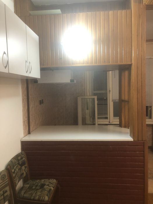 Inchiriez apartament trei camere in asociatie