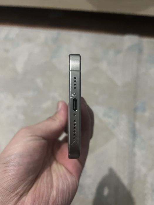 Продаеться айфон 15 про макс заблокированный