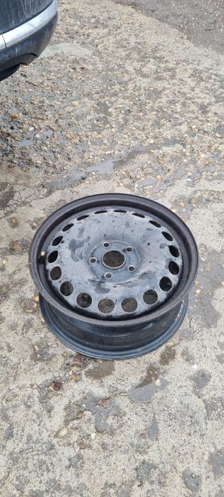 Железни джанти 16-ки 5×112 със оригинални тасове на VW