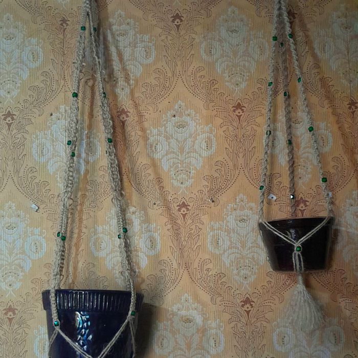 Подвесное кашпо для комнатных растений.