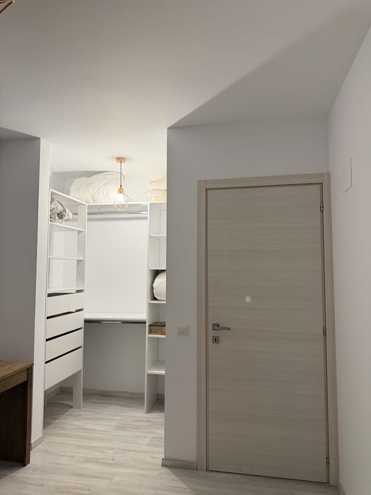 De închiriat apartament 3 camere