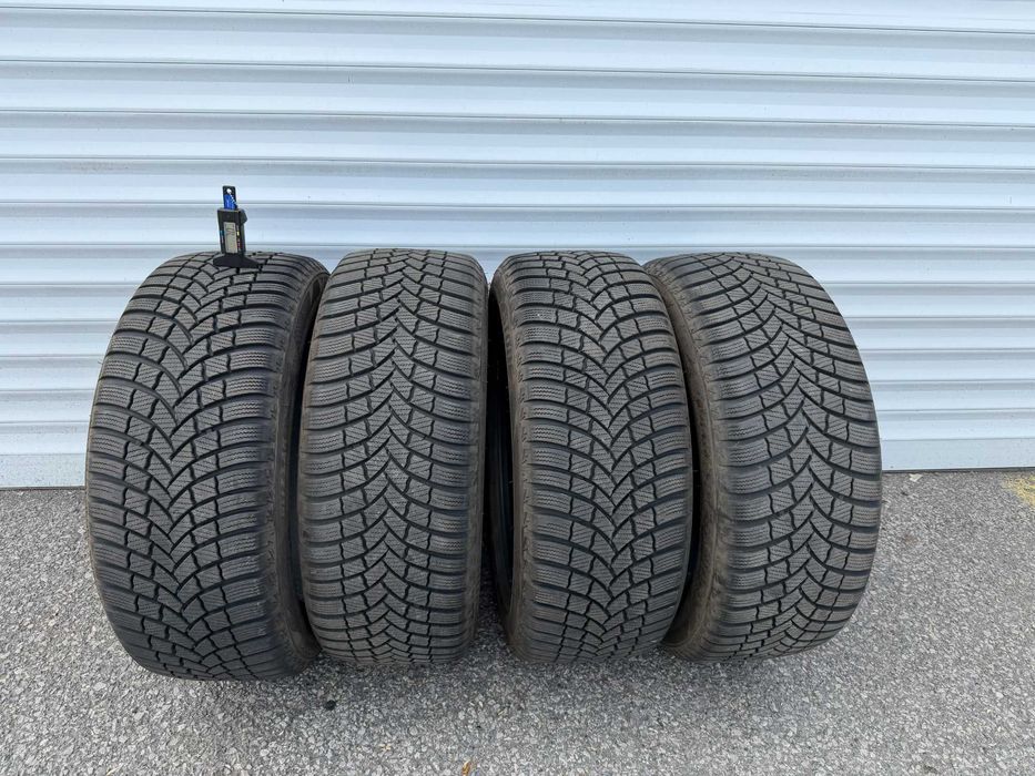 4бр. зимни Ггуми BRIDGESTONE  225/50/17 с ДОТ 44/2017