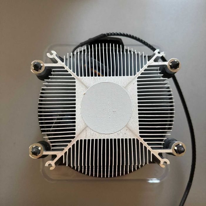 Vand Procesor Ryzen 1500x cu Cooler Stock Perfect Functional