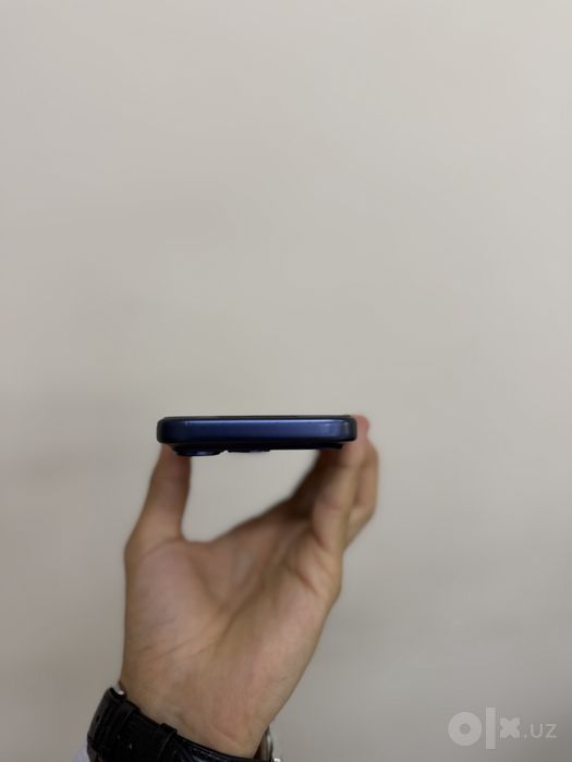 Iphone 17 pro blue 256 batery 92%  sim esm karobka hamma narsa bor