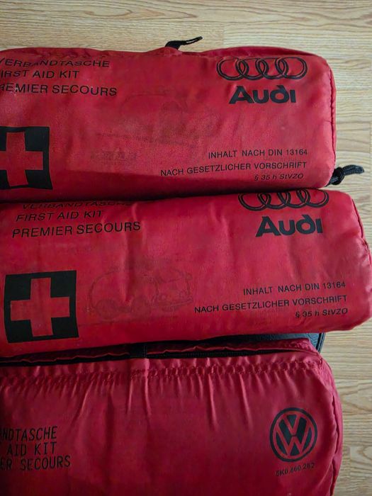 Аптечки за автомобил DIN 13164 vw, Audi, bmv и оригинален триъгълник Audi