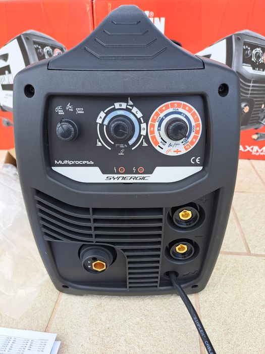 Aparat de sudura Telwin Maxima 200 Synergic MIG-MAG/MMA/TIG Cod:816087