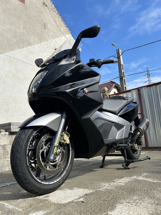 Se vinde gilera gp 850 ccm