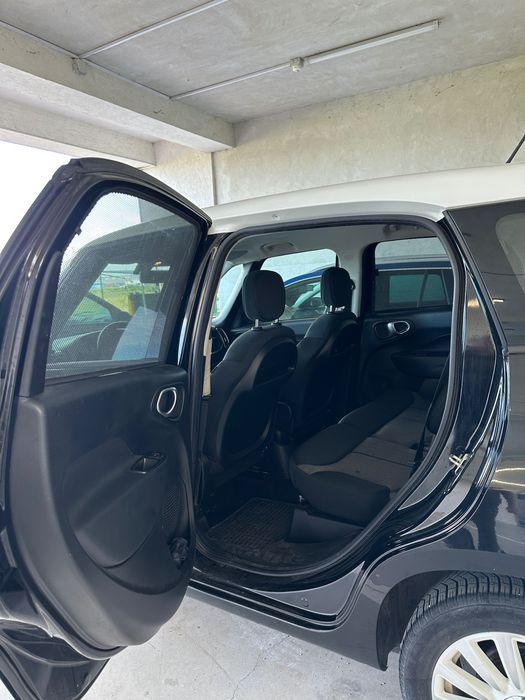 Fiat 500L piano black