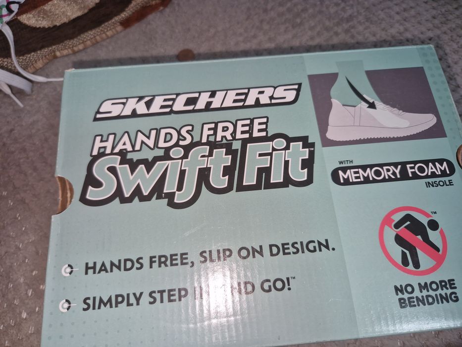 Детски маратонки SKECHERS номер 33.