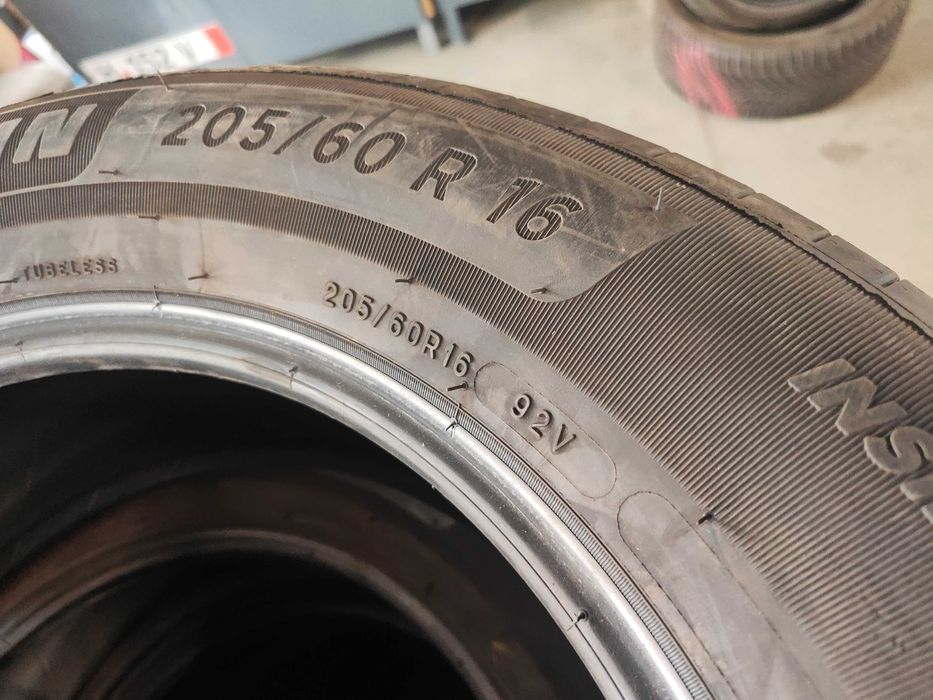 2бр.летни гуми 205/60/16 Michelin