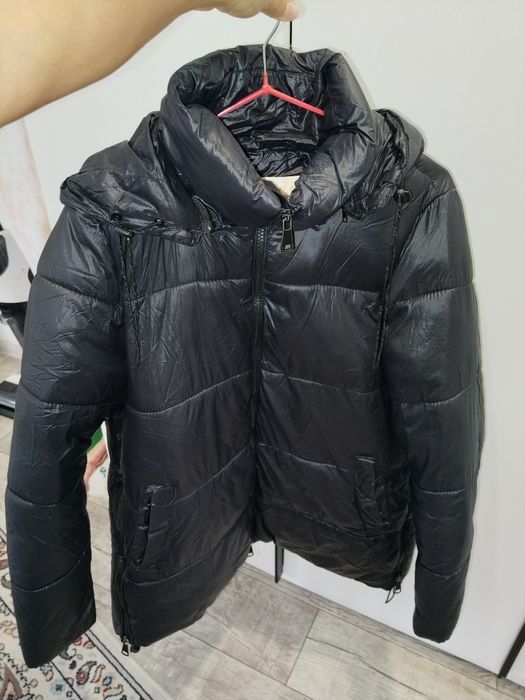Продам куртку осень весна 2500