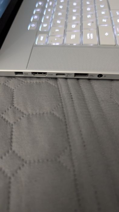 Asus Zephyrus G16