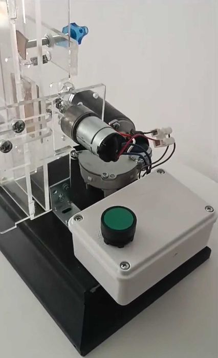 vand masina de facut tigari electrica