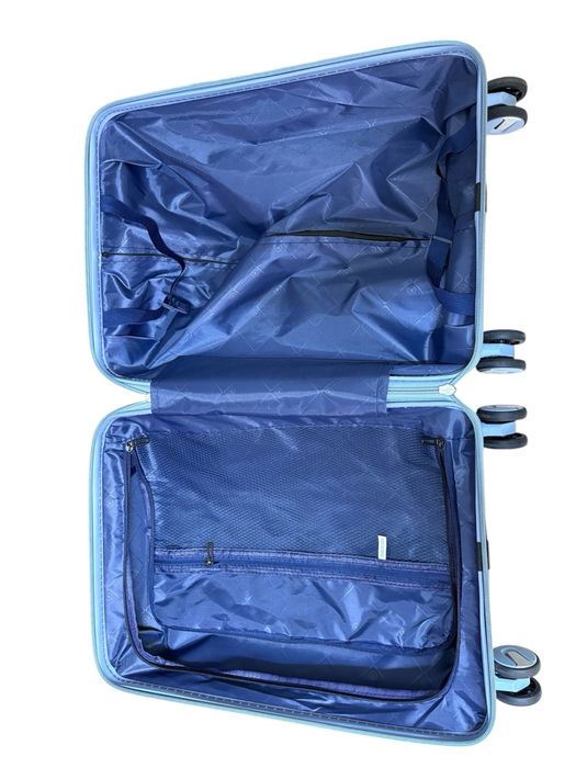 Чемоданы маленькие