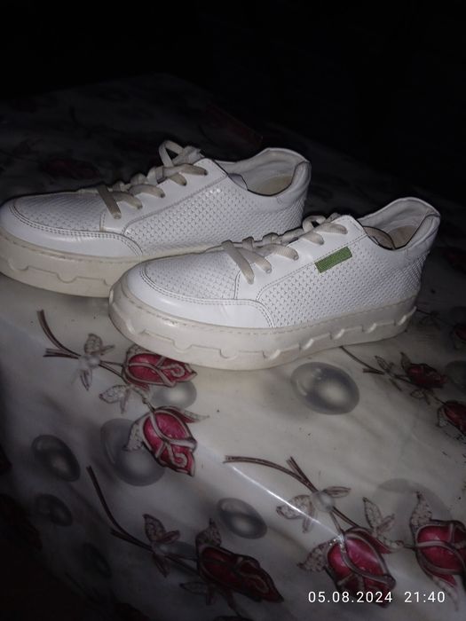 Кросовки очень удобные узкие