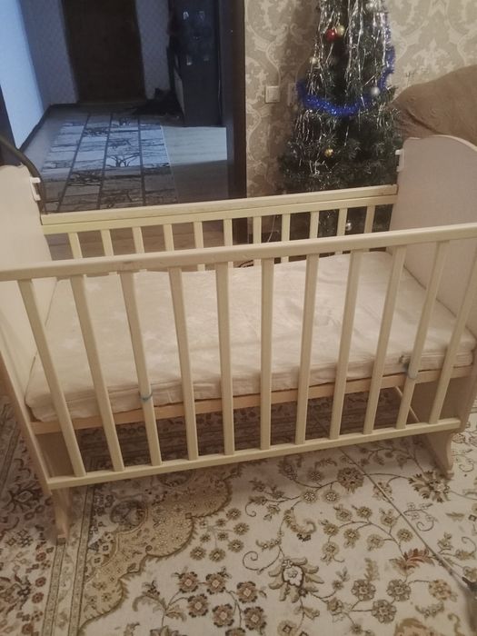 продам детскую кроватку