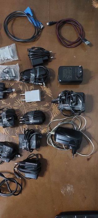 Продам адаптеры, зарядные устройства