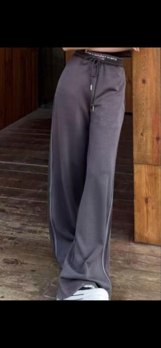 Дамски дънки налични