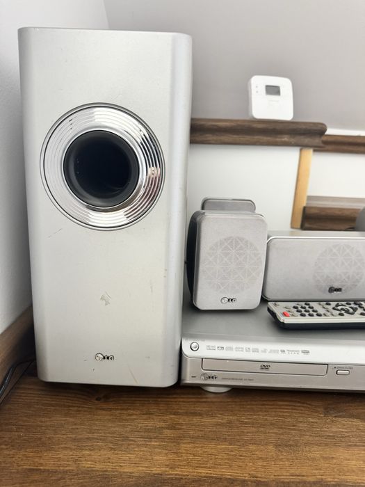 Sistem Home-Cinema LG Bluetooth