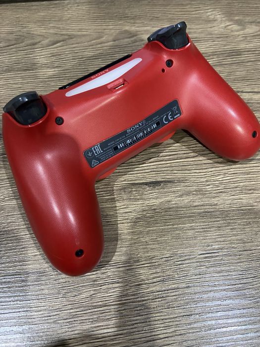 Продается джойстик PS4 Sony Dualshock 4 v2