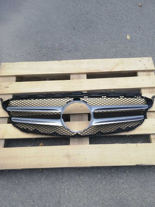 Предна решетка за w205