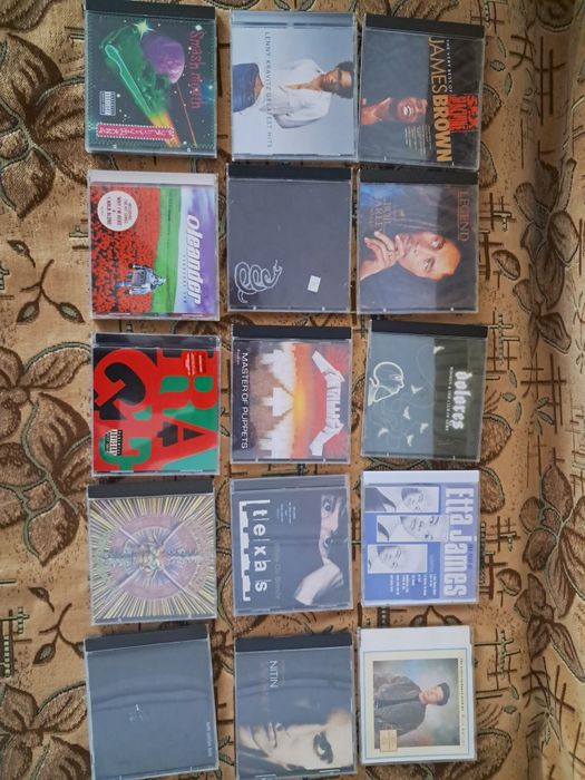 CD-uri Metallica, Rage Against the Machine,  Monster Magnet etc.