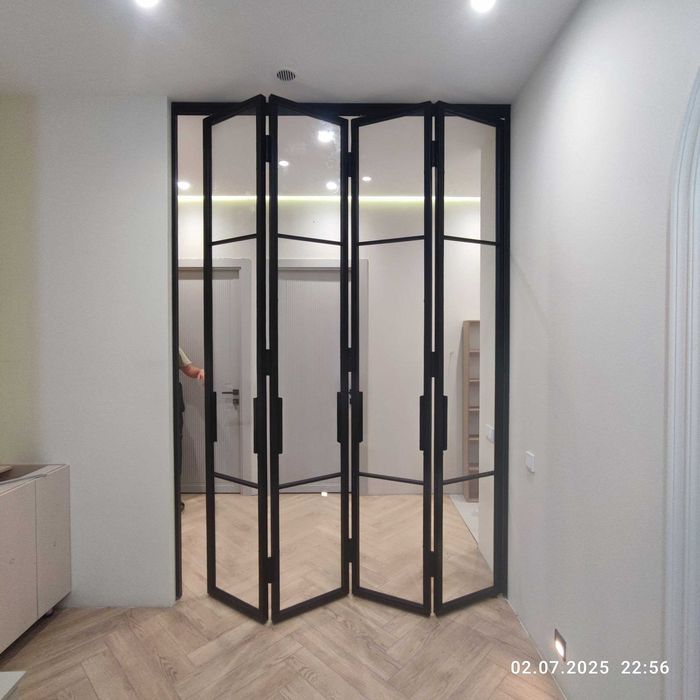 Раздвижные лофт перегородки и двери / Душевые кабины