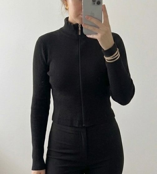 Crop top cu mânecă lungă și fermoar