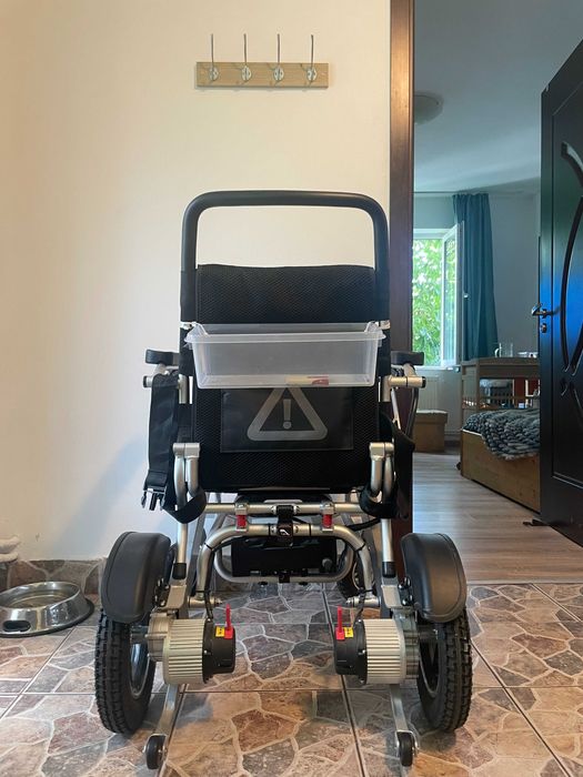 Vand Scaun cu rotile electric pliabil KAKIGO 150 kg