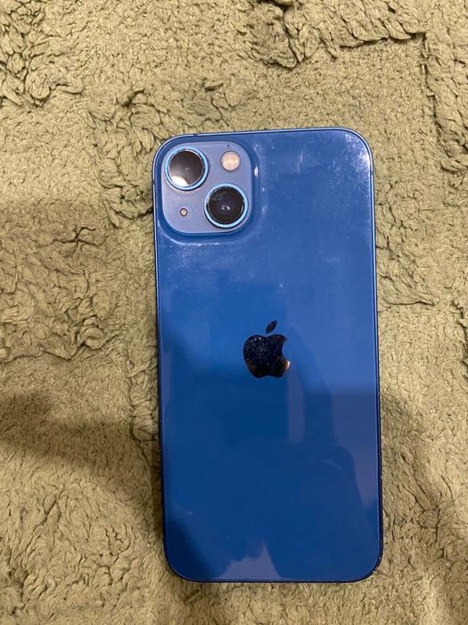 Продам Айфон 13