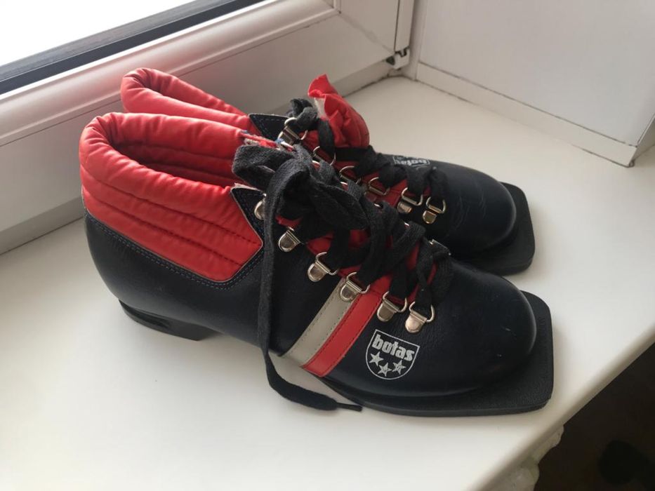 Ботинки лыжные