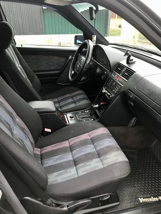Продам Мерседес Бенц С 200