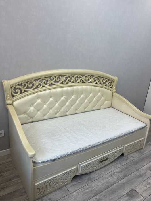 Продам кровать б/у
