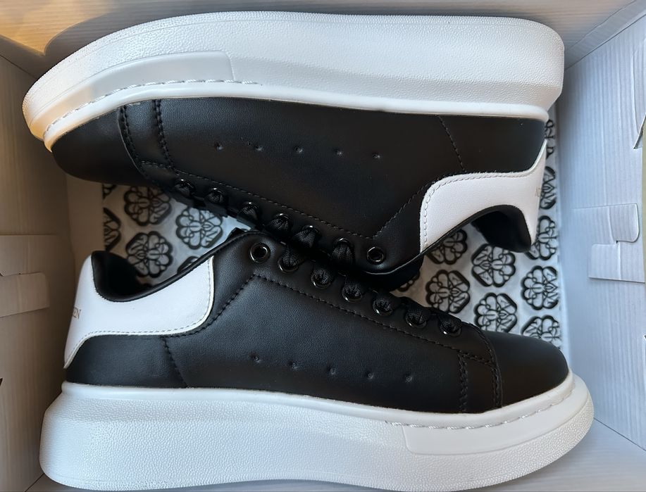 Чисто нови сникърси Alexander Mcqueen