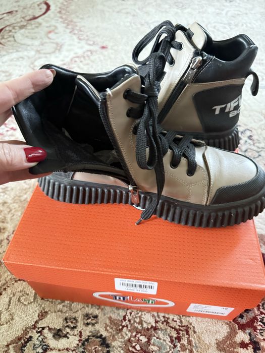 Ботиник Тифлани, для девочки подростка 38 размер