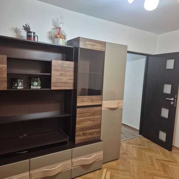 Apartament 3 camere decomandat etaj 1 Astra, AC