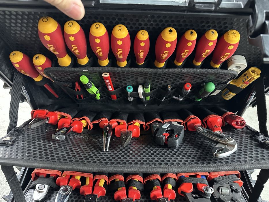 Knipex Robust 45 куфар с инструменти