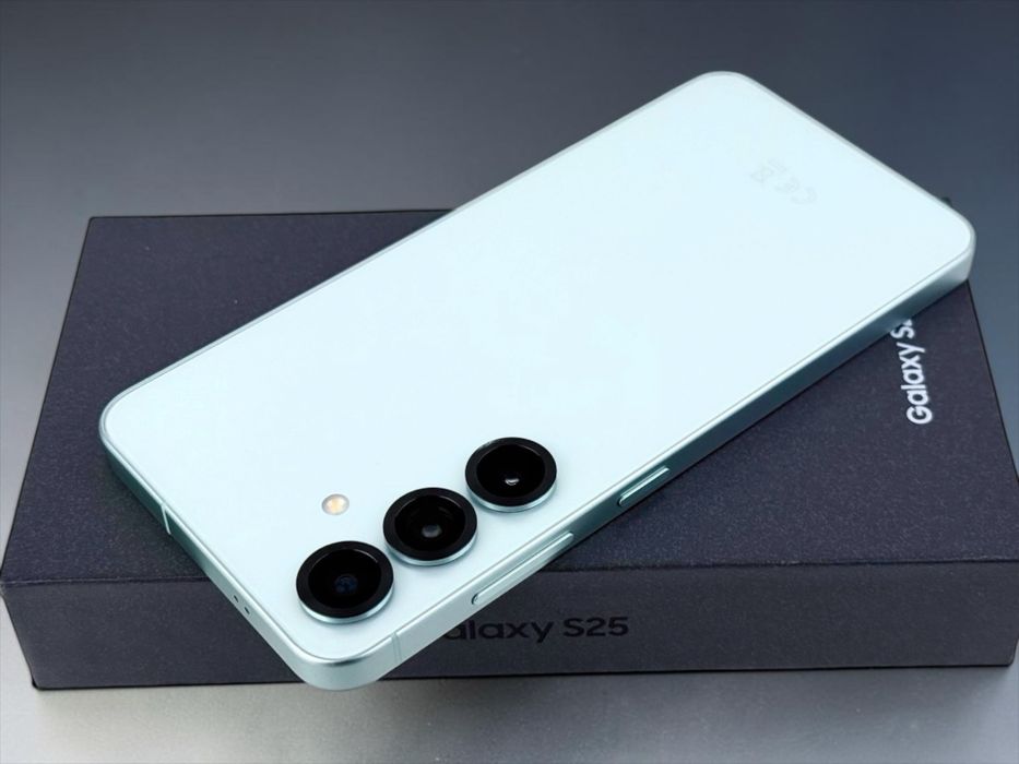 НОВ! Samsung Galaxy S25 5G 128GB 12RAM Mint 2г. Гаранция!