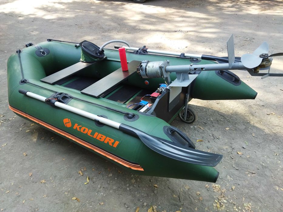 Продаётся лодка с мотором