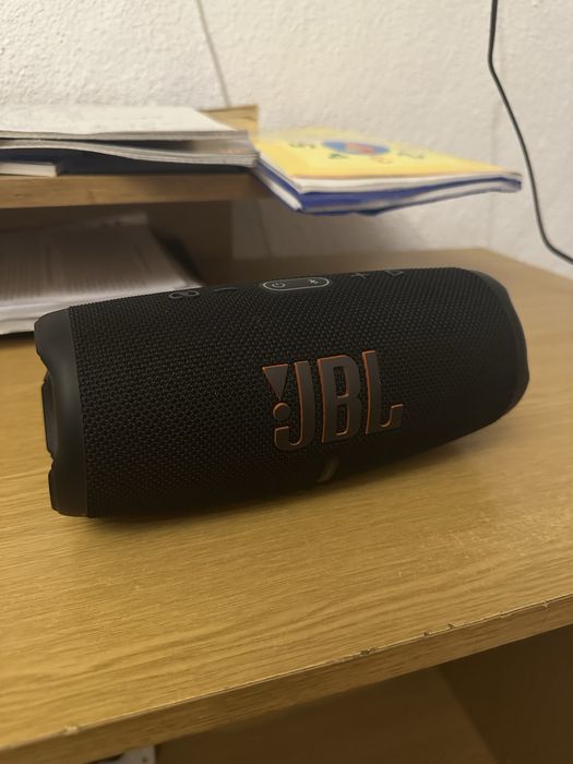Vand boxa jbl charge 5