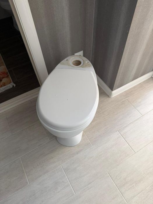 Отдам даром унитаз и раковину