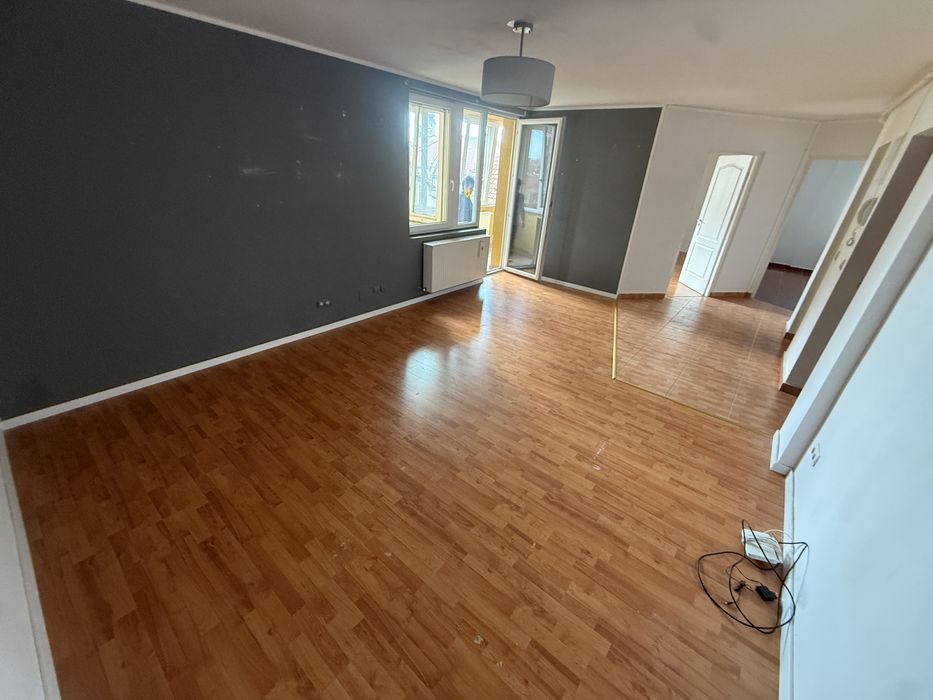 Ofer spre vânzare Apartament 2 camere , Bloc nou , Zona piața mică , Etaj 2