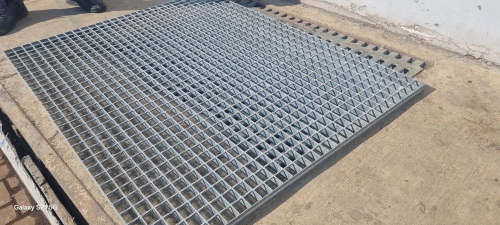 Grilaje-trepte zincate 39x118