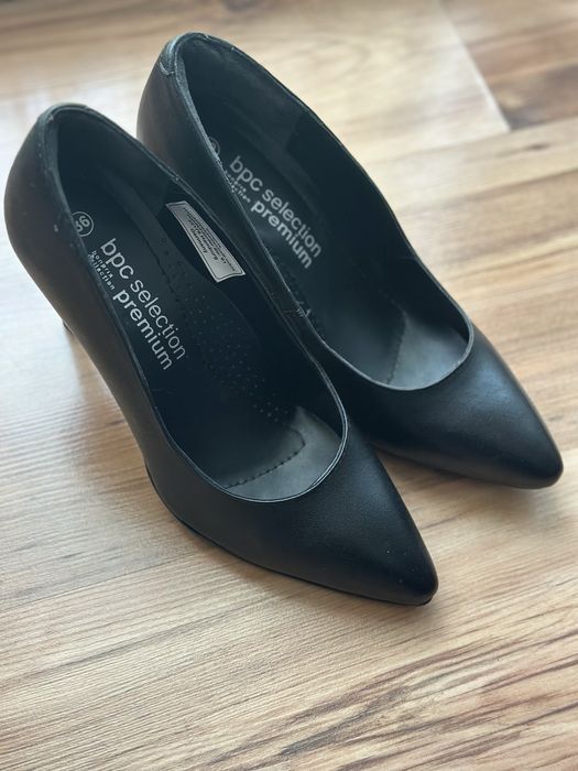 Обувки на ток от естествена кожа