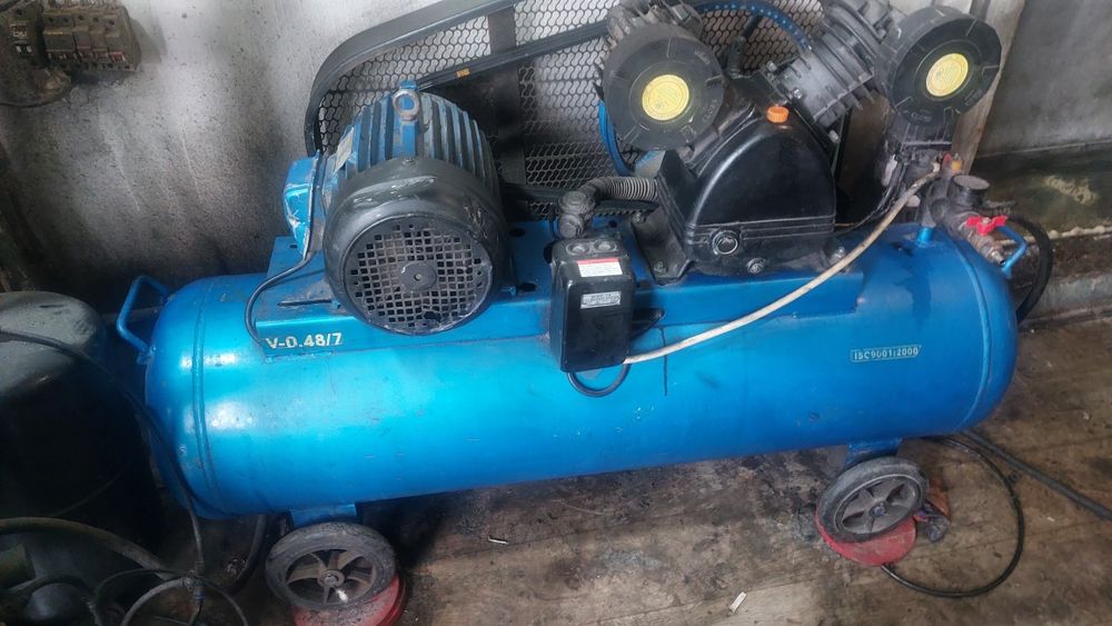 Продаю компрессор