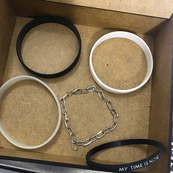 Модные браслеты для парня