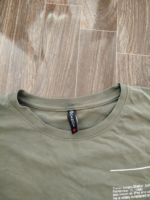 Tricou cu Tupac GANGS kaki maro