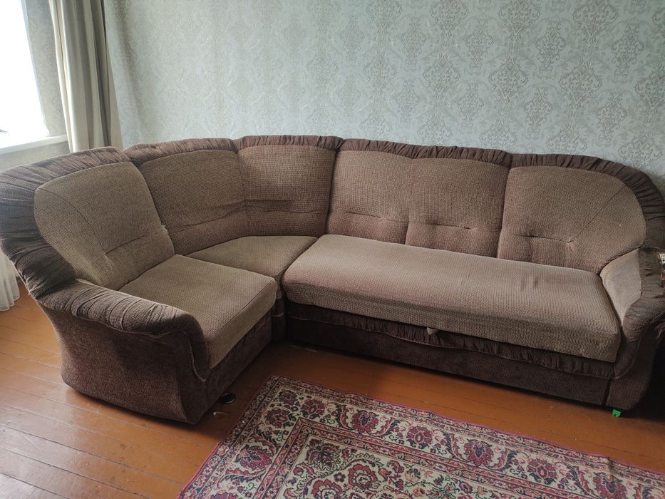 Продам углогой диван. Цена 20.000