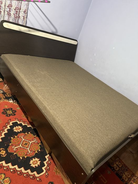 Продам Кровать 160*200